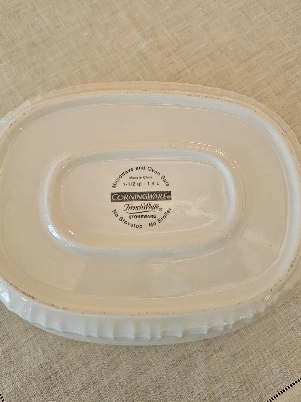 CorningWare French White Stoneware Oval Casserole Dish w/ Glass Lid ~ 1-1/2 Qt